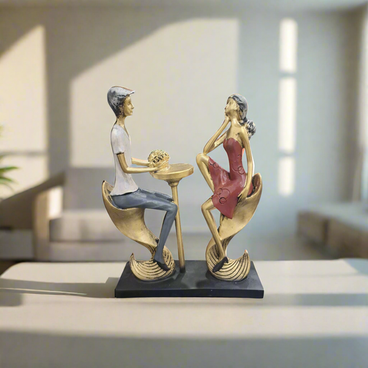 Street Couple Showpiece